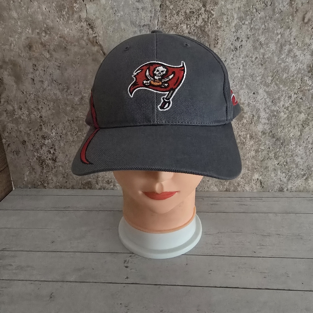Vintage Tampa Bay Buccaneers Sports Specialties Gray Adjustable Hat